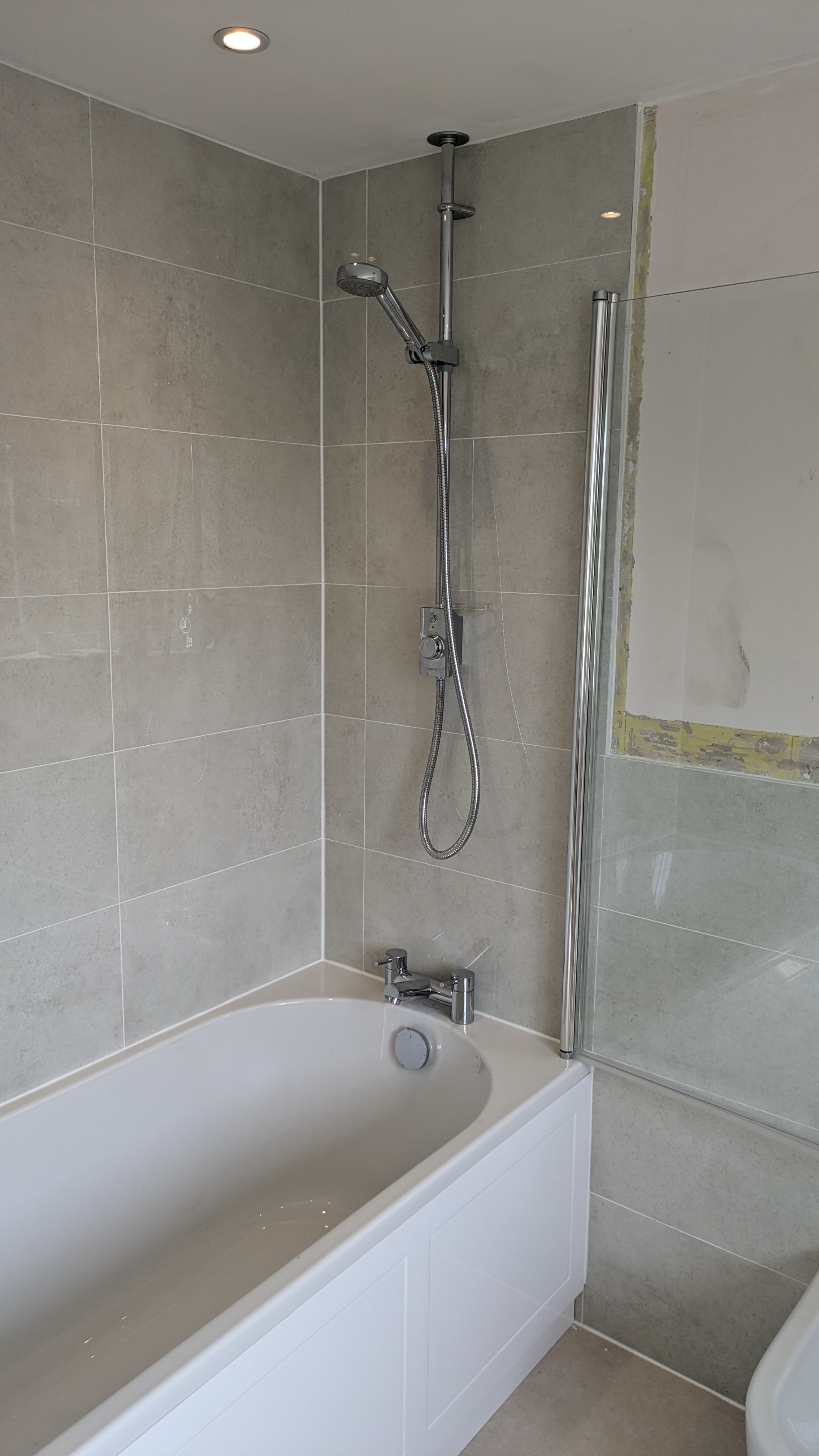 Lochardil bathroom fitters reviews Moffat Bathrooms